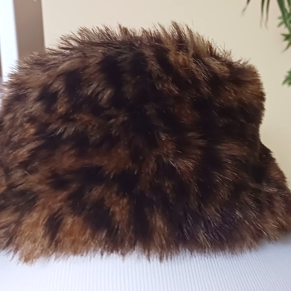 INC International Concepts Sweater with Faux Fur Collar. L Black NWOT - Picture 14 of 16